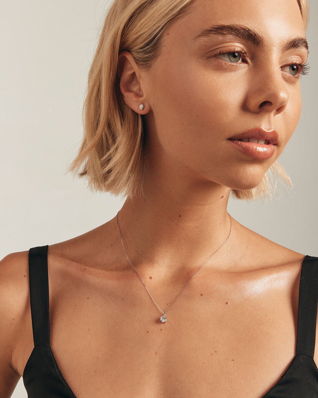 Round Cut Cubic Zirconia in 925 Sterling Silver Necklace 2