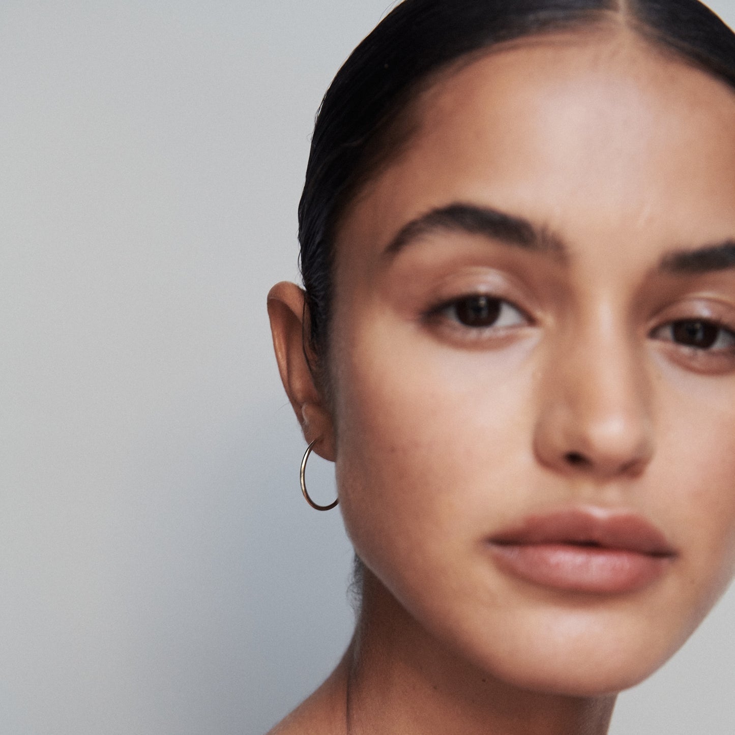 Stunning Metal Hoops Earrings in Gold 3