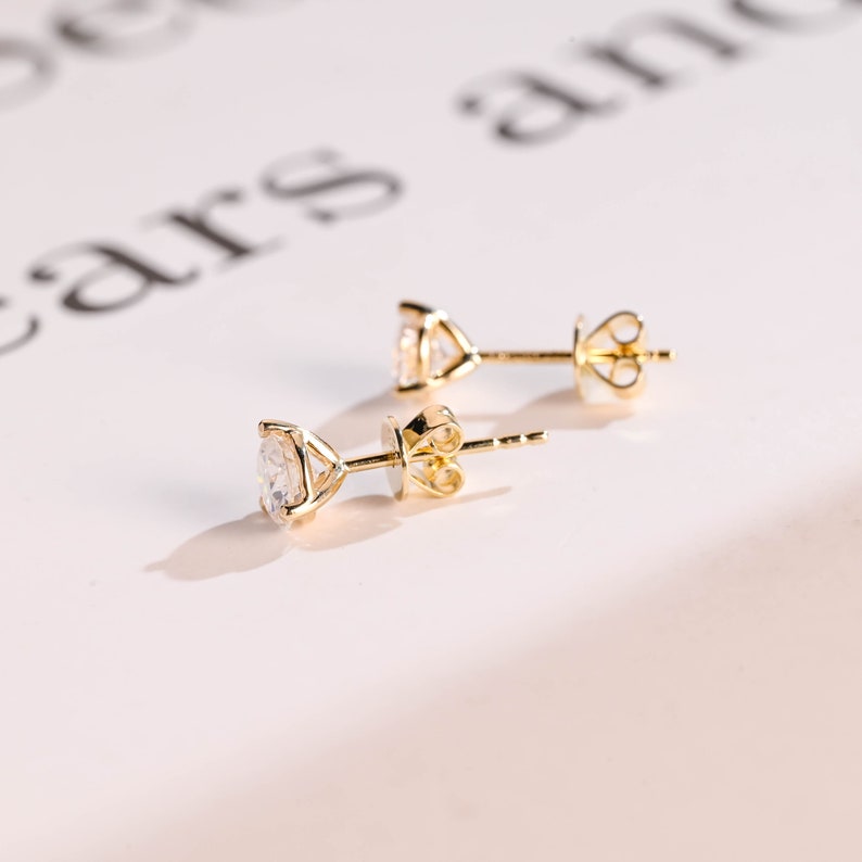 0.70 TCW Round Cut Moissanite Stud Earrings in Gold 5