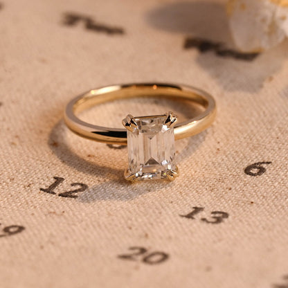 Stunning 3.0 CT Emerald Moissanite Engagement Ring with Solitaire Design 9