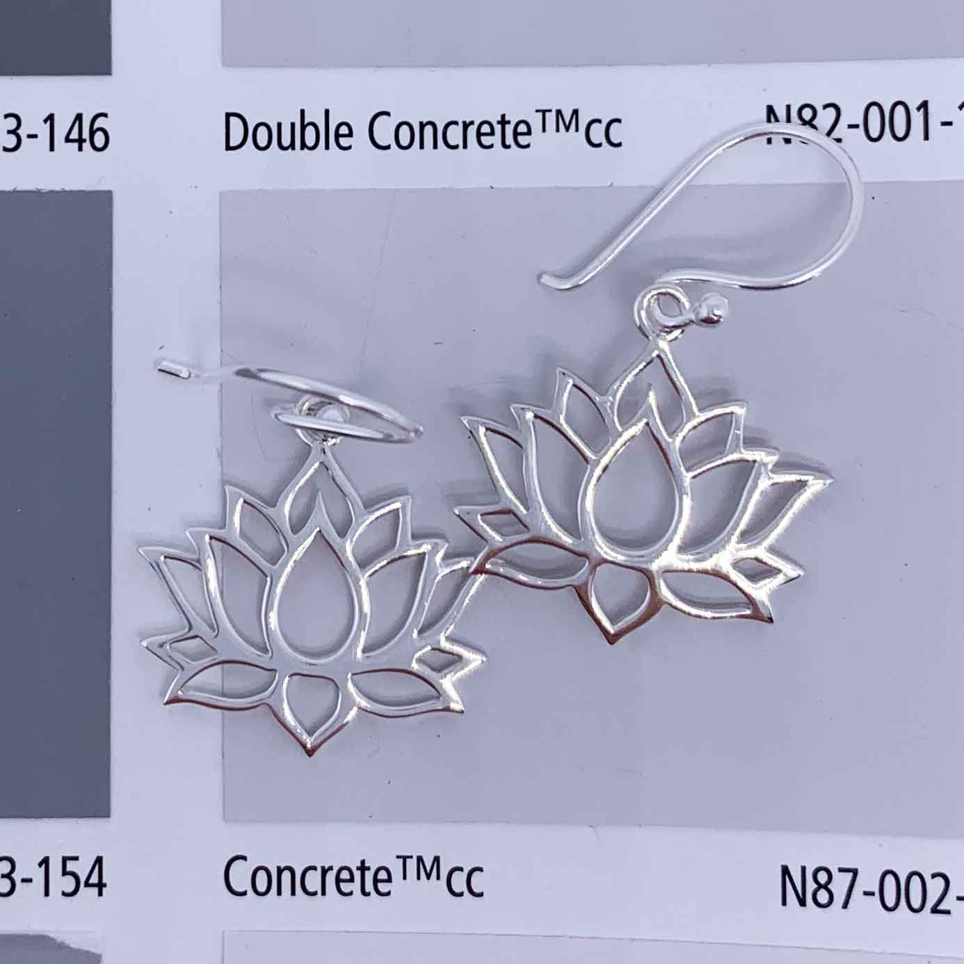 Round Cut Cubic Zirconia in 925 Sterling Silver Necklace 5