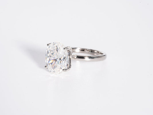 Stunning 5.0 CT Oval Shape Moissanite Engagement Ring with Solitaire Design 2