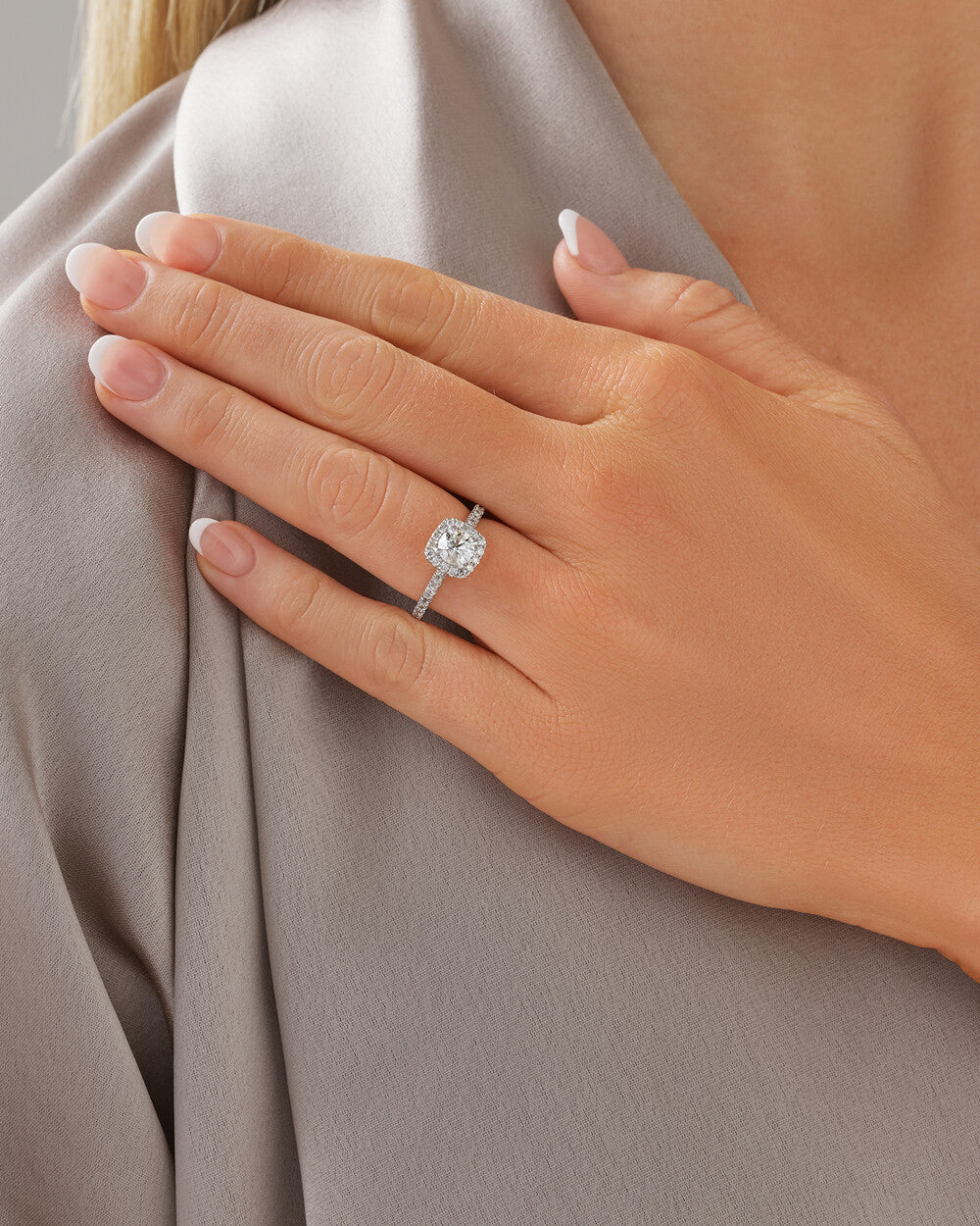 Stunning 1.38 CT Round Moissanite Engagement Ring with Halo & Pave Designs 4