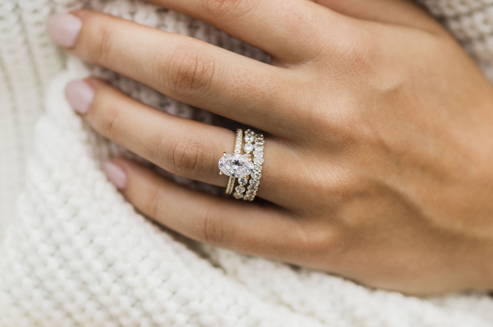 Oval Cut Solitaire Style Cubic Zirconia in 925 Sterling Silver Ring 3
