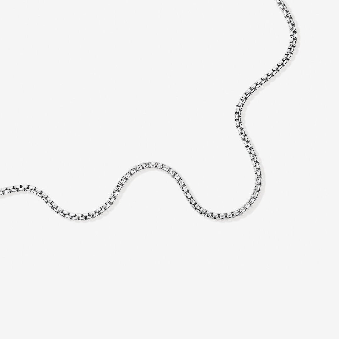 Round Cut Cubic Zirconia in 925 Sterling Silver Necklace 2