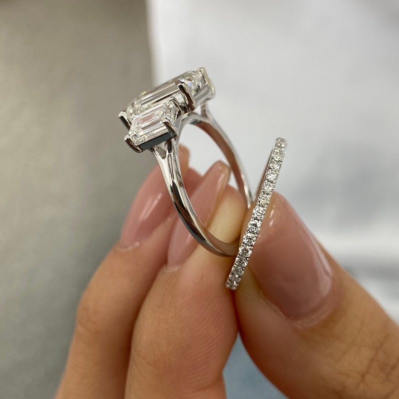 Stunning 3.0 CT Emerald Moissanite Engagement Ring with Three Stone Design 6