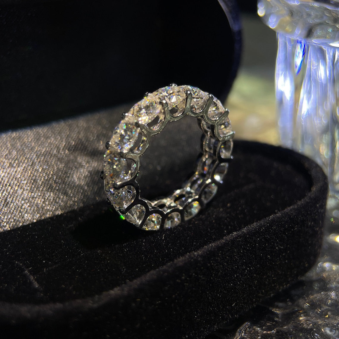 Stunning 2.0 CT Round Moissanite Stones Wedding Bands 3