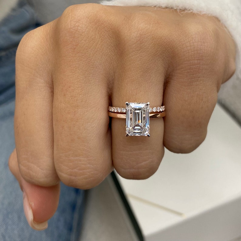 Stunning 3.40 CT Emerald Moissanite Engagement Ring with Solitaire Design 4