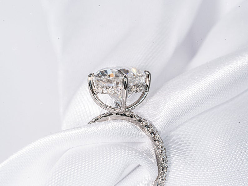 Stunning 4.0 CT Oval Cut Moissanite Engagement Ring with Hidden Halo & Pave Design 6