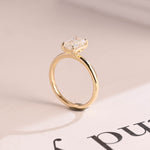 Stunning 1.0 - 2.0 CT Emerald Moissanite Engagement Ring with Solitaire Design 7