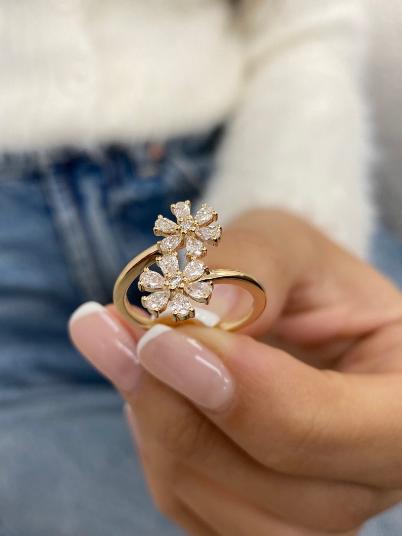 Stunning 0.71 CT Round & Pear Moissanite Stones Lifestyle Wedding Bands 5