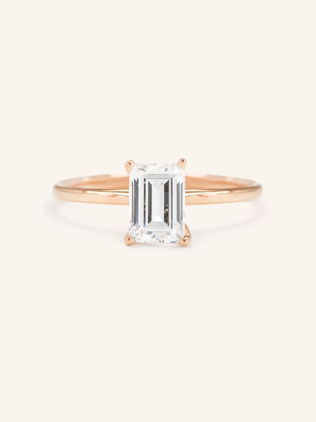 Stunning 1 CT Emerald Moissanite Engagement Ring With Solitaire Design 5