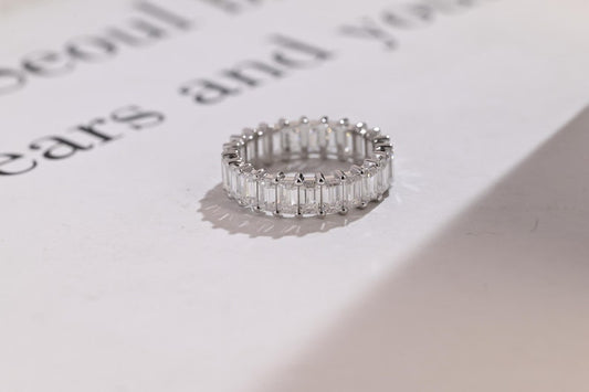 Stunning 0.5 TCW Emerald Moissanite Stones Full Eternity Wedding Band 1
