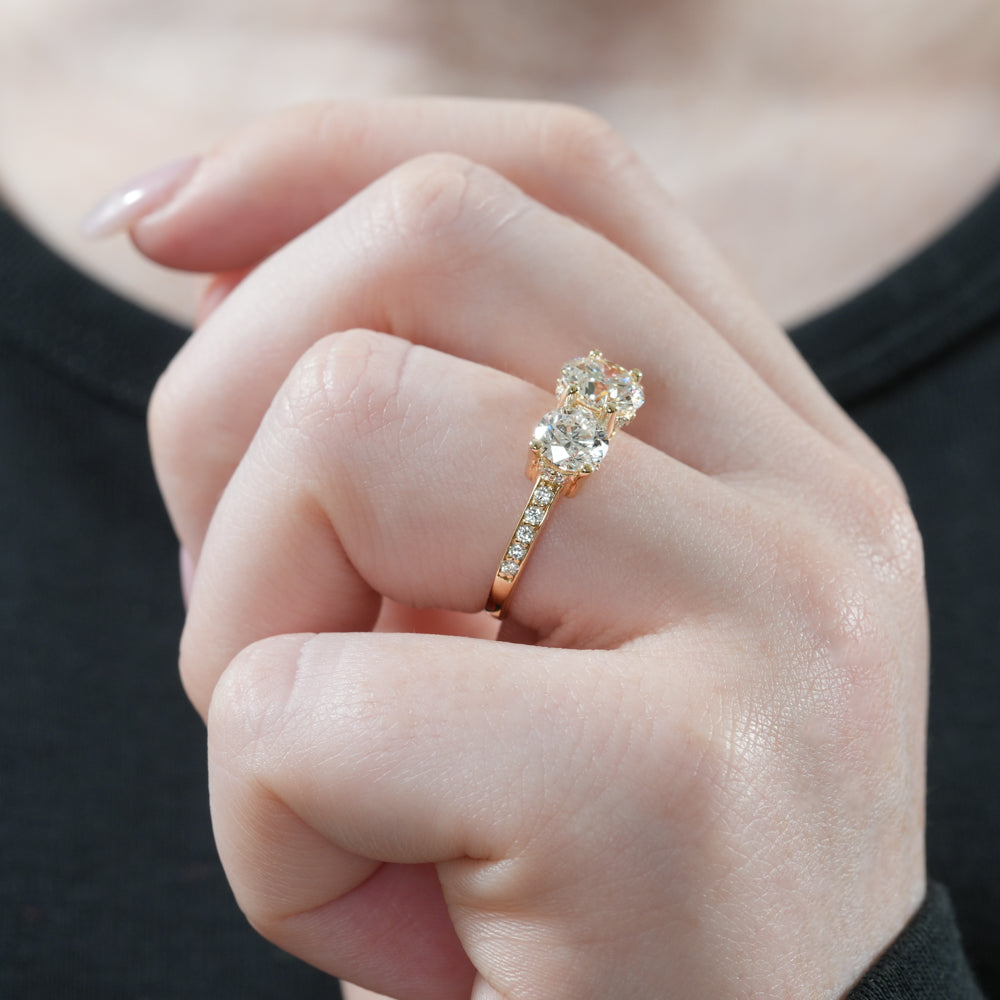 Stunning 0.50-1.50 CT Round Moissanite Engagement Ring With Three Stone & Hidden Halo Design 5
