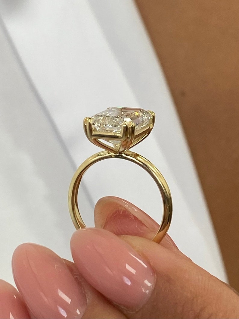 Stunning 5.0 CT Emerald Moissanite Engagement Ring with Solitaire Design 5