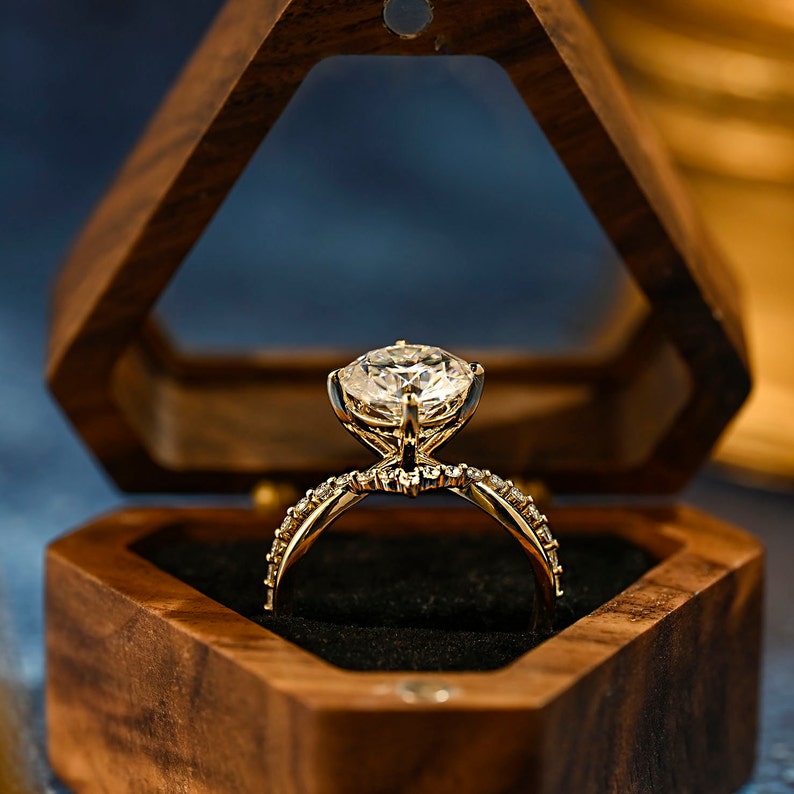 3.0 CT Round Shaped Moissanite Engagement Ring With V-shaped Pave Accents 3