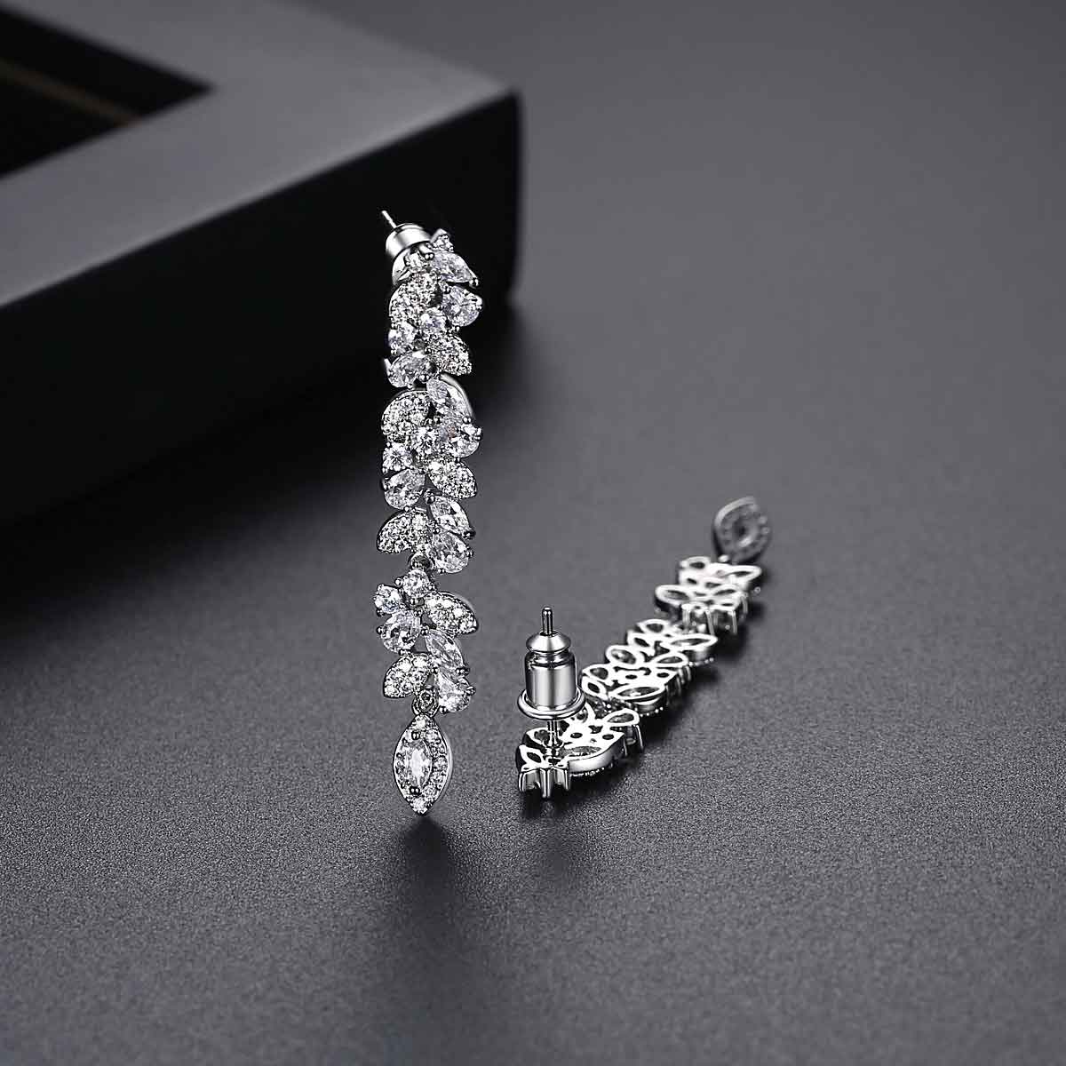 Round Cut Cubic Zirconia in 925 Sterling Silver Earrings 5