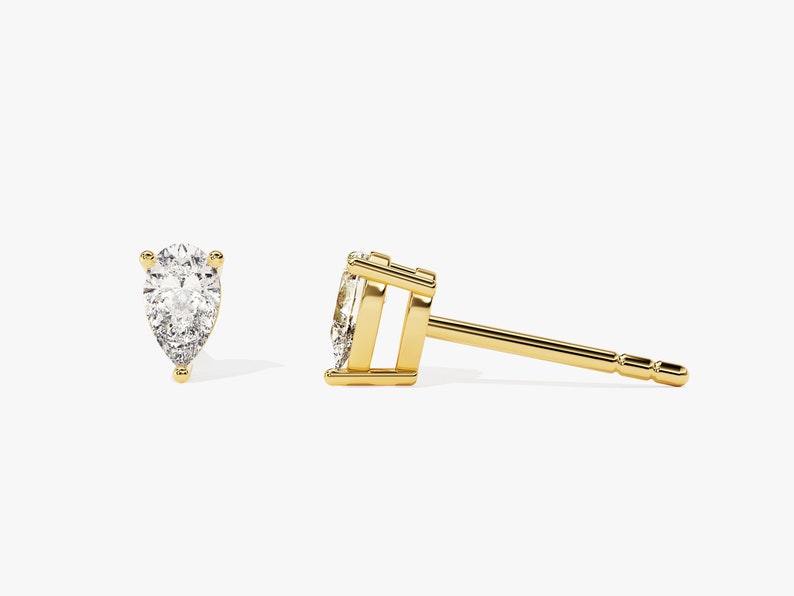 1.0 TCW Pear Cut Moissanite Stud Earrings in Gold 1