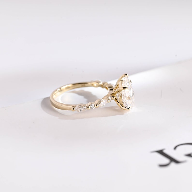 Stunning 1.0 - 2.0 CT Pear Moissanite Engagement Ring with Half Pave Design 10