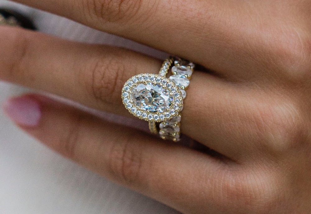Oval Cut Halo Style Cubic Zirconia in 925 Sterling Silver Ring 8