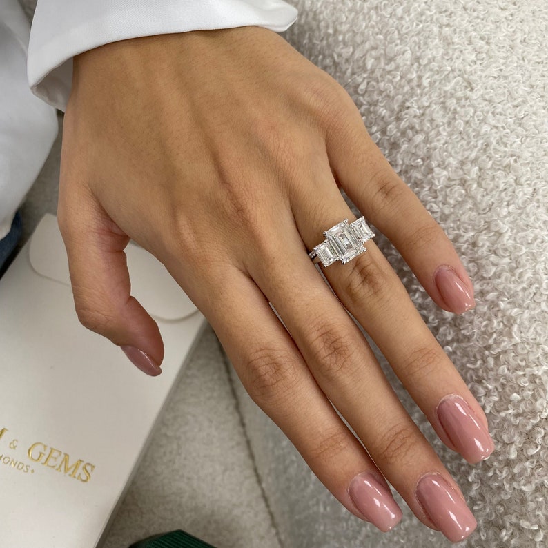 Stunning 3.0 CT Emerald Moissanite Engagement Ring with Three Stone Design 4