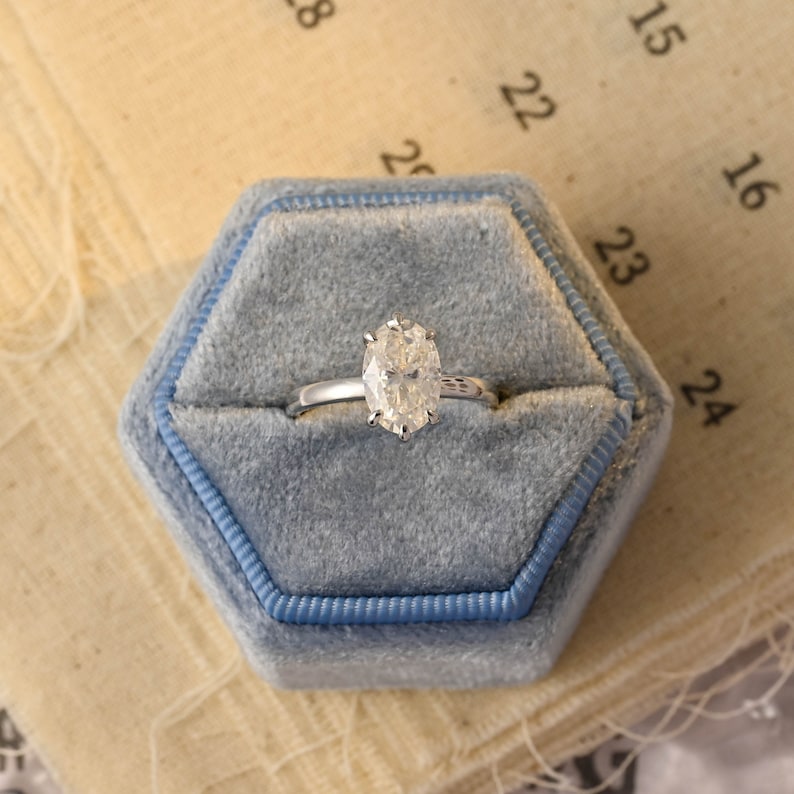 Stunning 2.0 CT Oval Moissanite Engagement Ring with Solitaire Design 9
