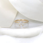 Stunning 0.90 CT Oval Moissanite Engagement Ring With Solitaire Design 1