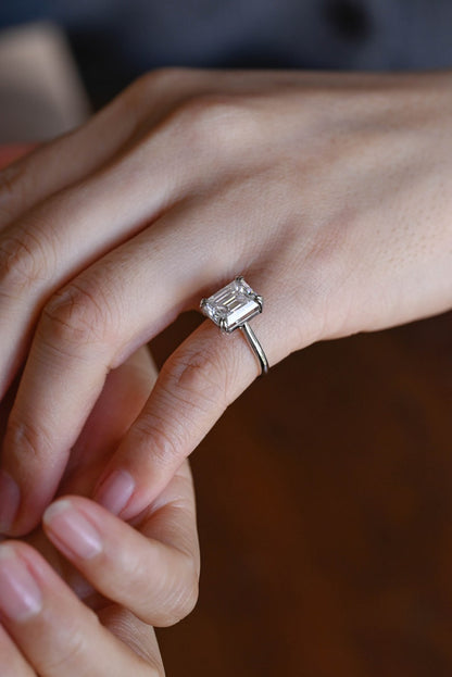 Stunning 1.0 - 2.0 CT Emerald Moissanite Engagement Ring With Cathedral Design 4