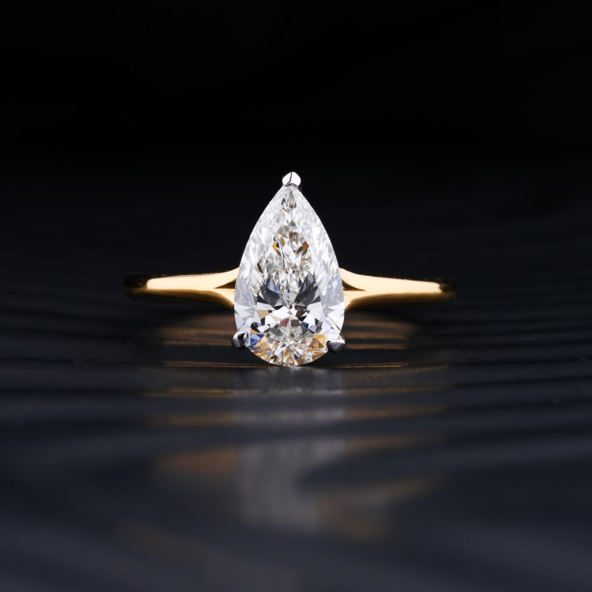 Stunning 2.0 CT Pear Moissanite Engagement Ring with Solitaire & Split Shank Design 1