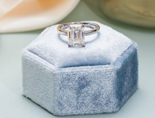 Stunning 1.0 - 2.0 CT Emerald Moissanite Engagement Ring with Solitaire Design 1
