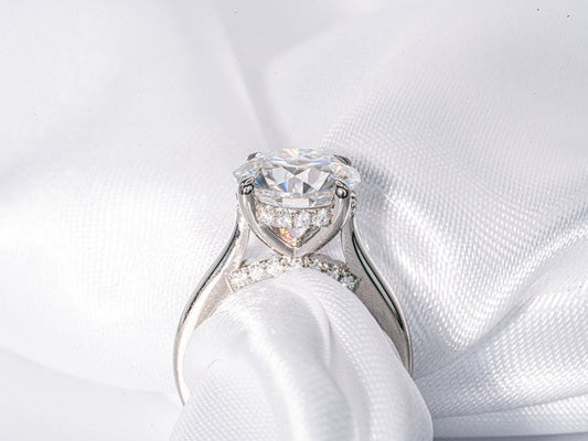 Stunning 4.0 CT Oval Cut Moissanite Engagement Ring with Hidden Halo Design 2