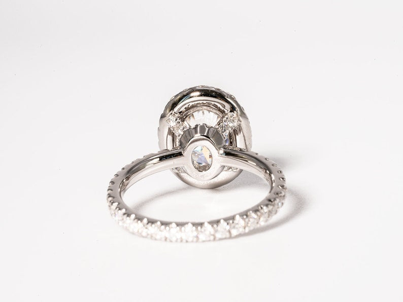 Stunning 2.0 CT Oval Moissanite Engagement Ring with Halo & Pave Design 3