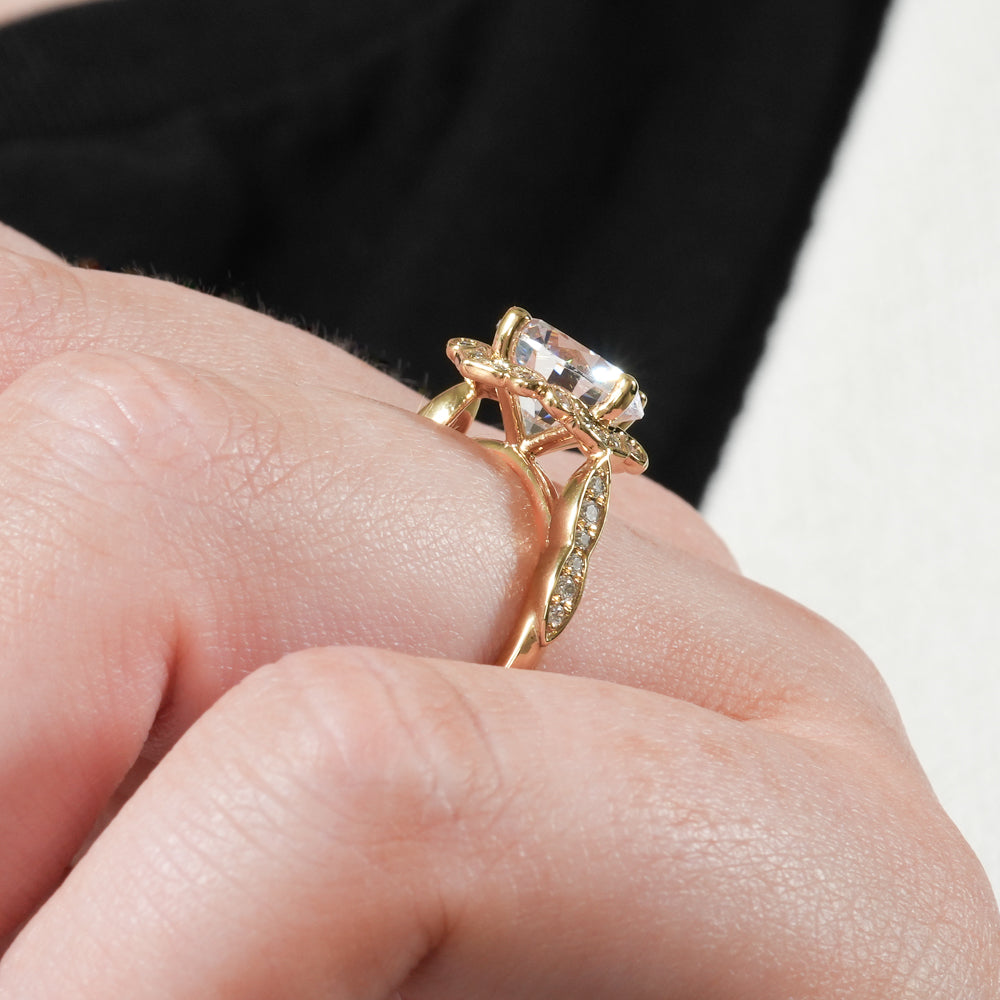 Stunning 0.50-1.50 CT Round Moissanite Engagement Ring With Vintage Halo & Pave Design 7