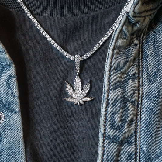 1.5 CT Round Moissanite Weed Leaf Silver Pendant for Him 2