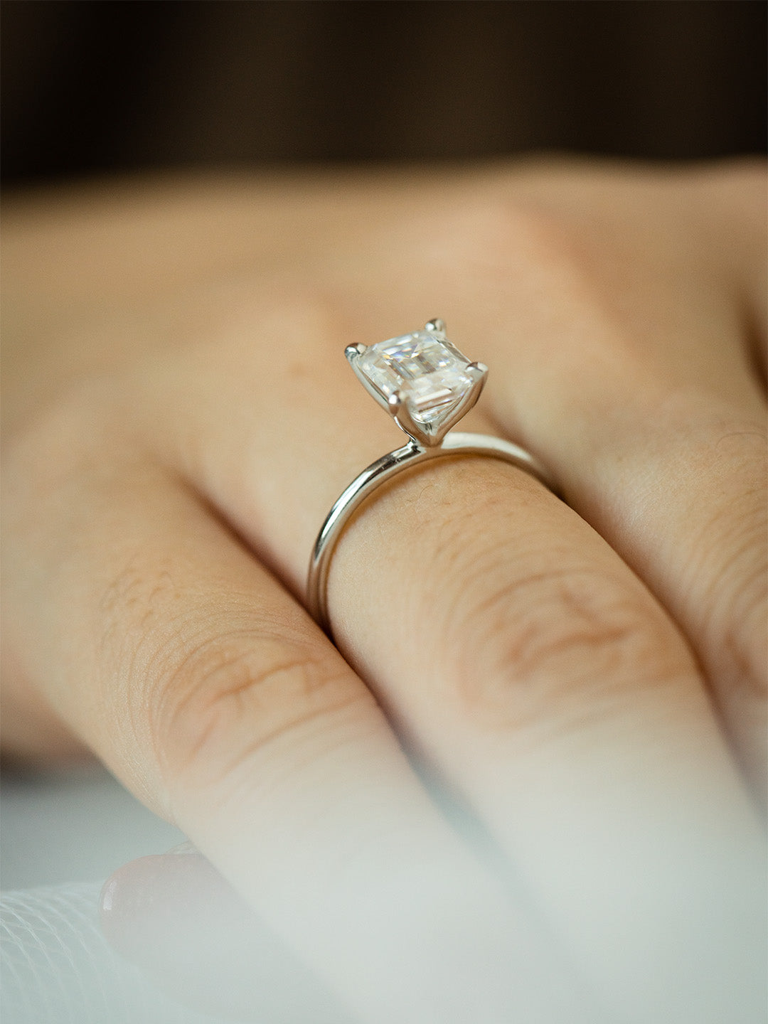 Stunning 1 CT Emerald Moissanite Engagement Ring With Solitaire Design 9