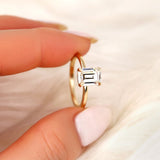 Stunning 1.75 CT Emerald Moissanite Engagement Ring with Solitaire Design 5