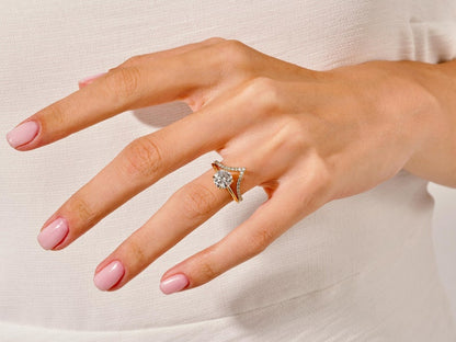 1.0 CT Round Cut Moissanite Solitaire Bridal Ring Set with Curved Wedding Bands 7