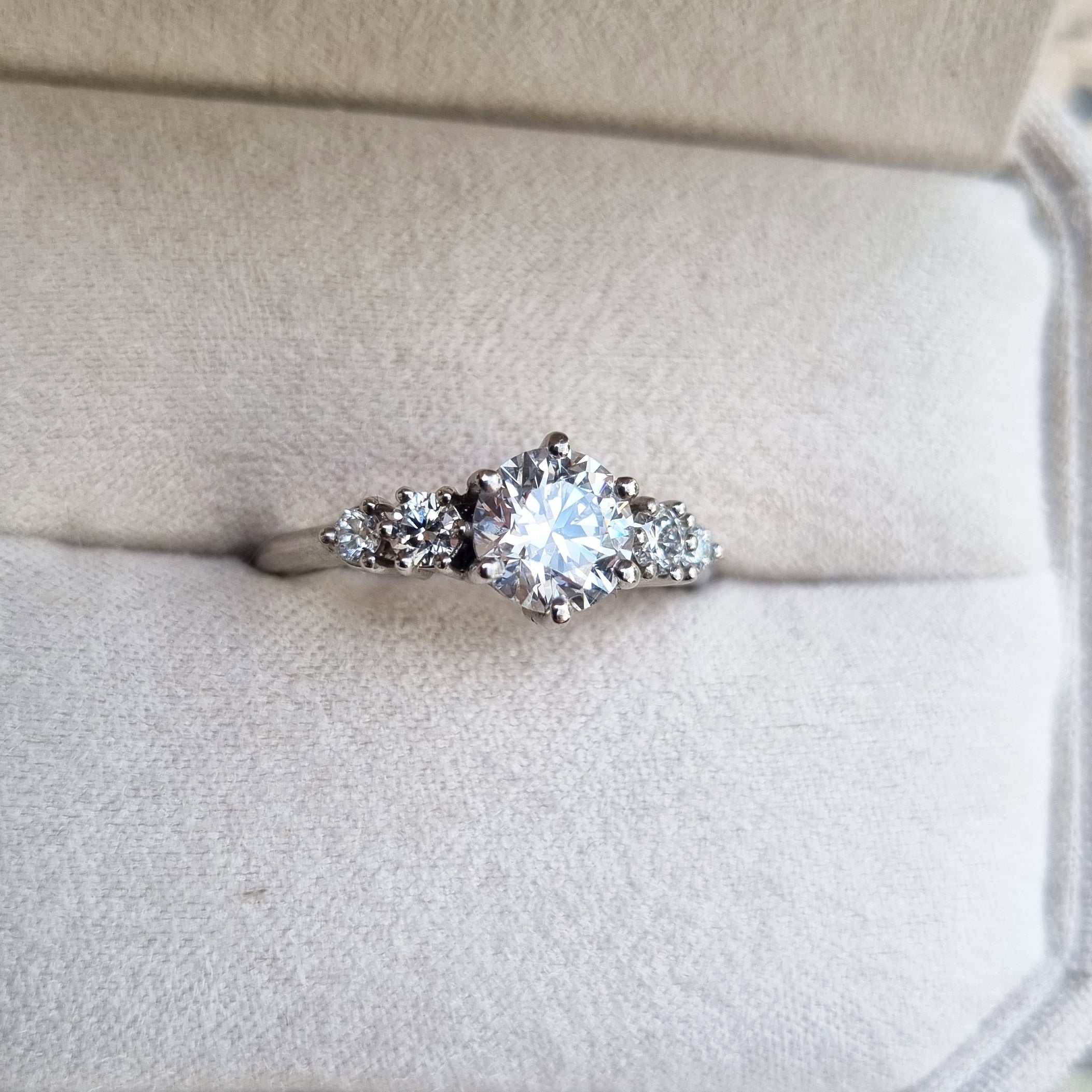 1.03 CT Round Five Stones CVD D/VVS1 Diamond Engagement Ring 2