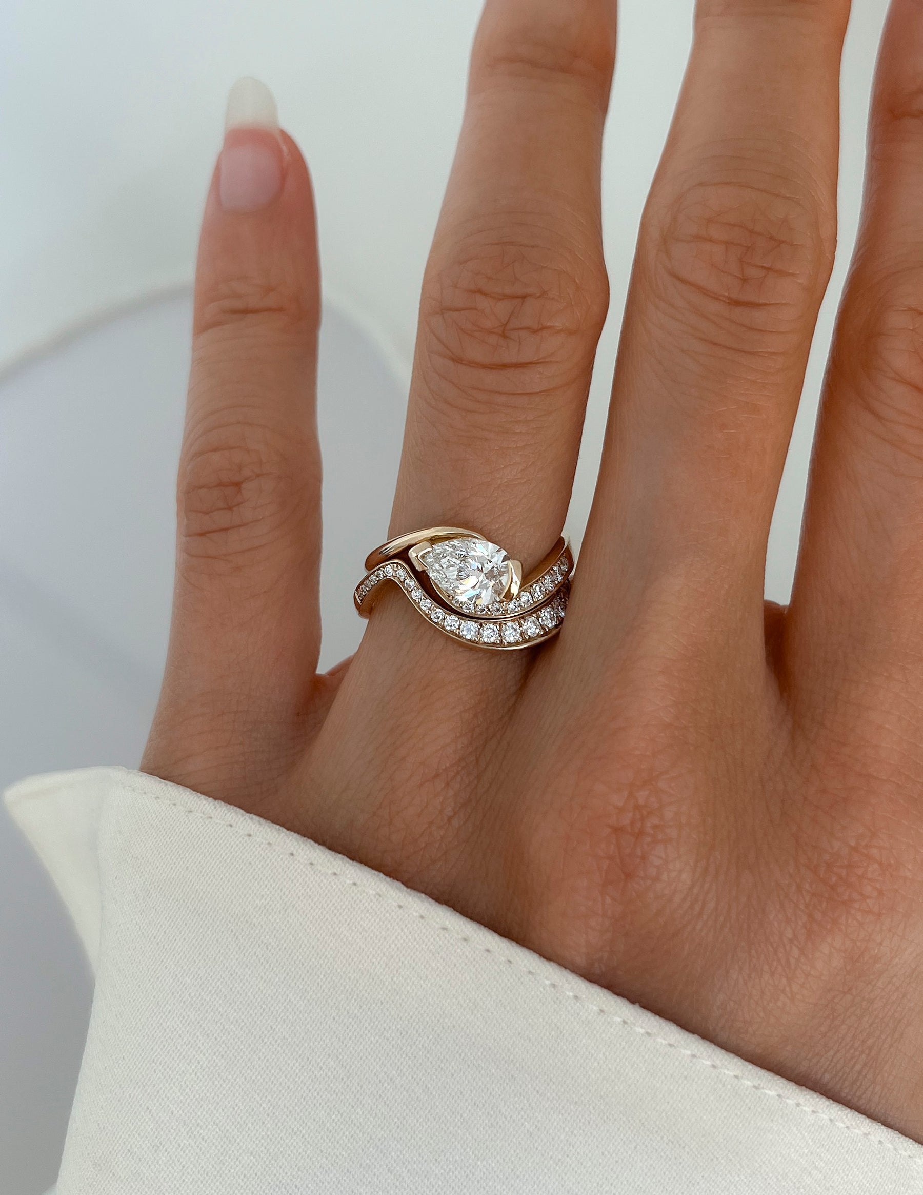 Oval Solitaire Lab Grown Diamond Engagement Ring