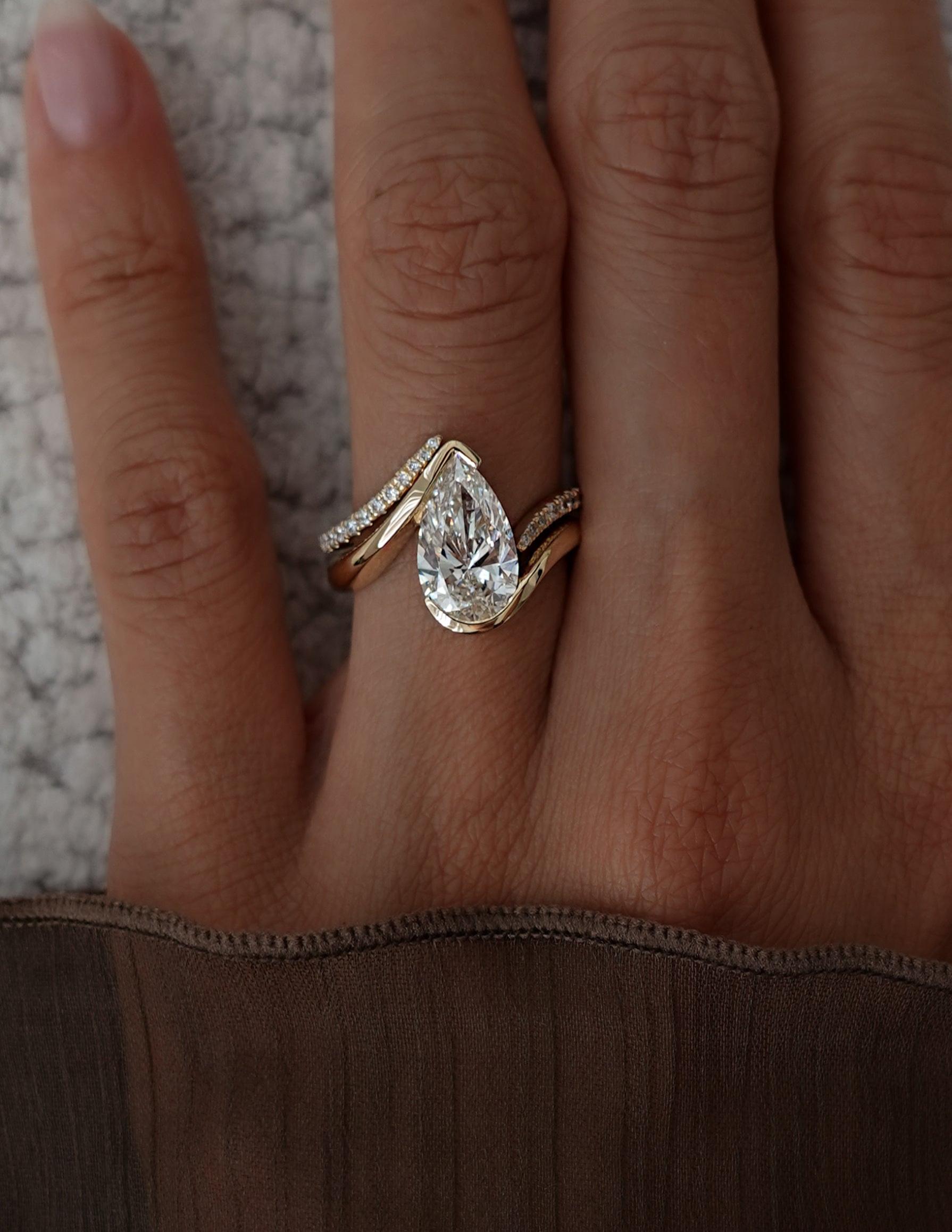 Oval Solitaire Lab Grown Diamond Engagement Ring