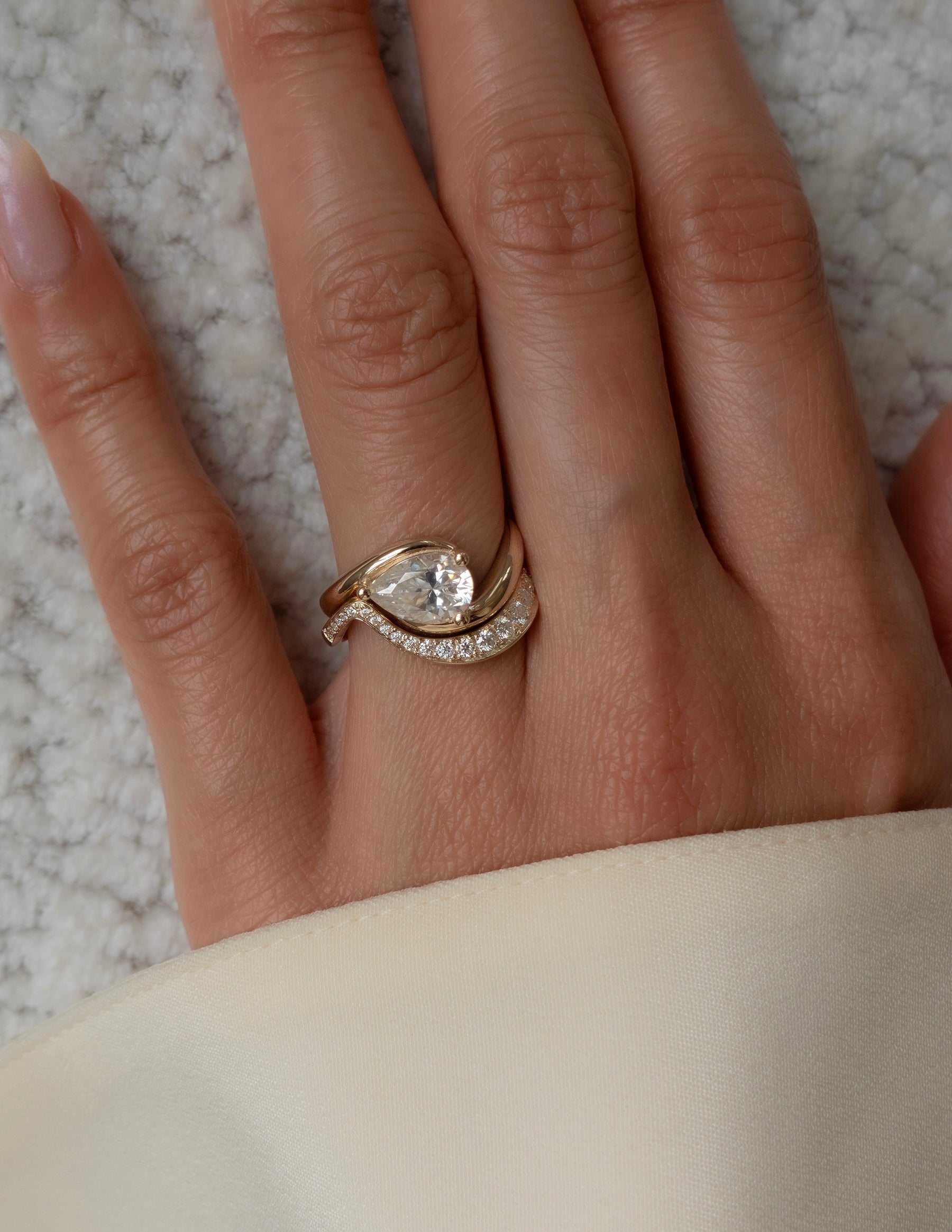 Oval Solitaire Lab Grown Diamond Engagement Ring