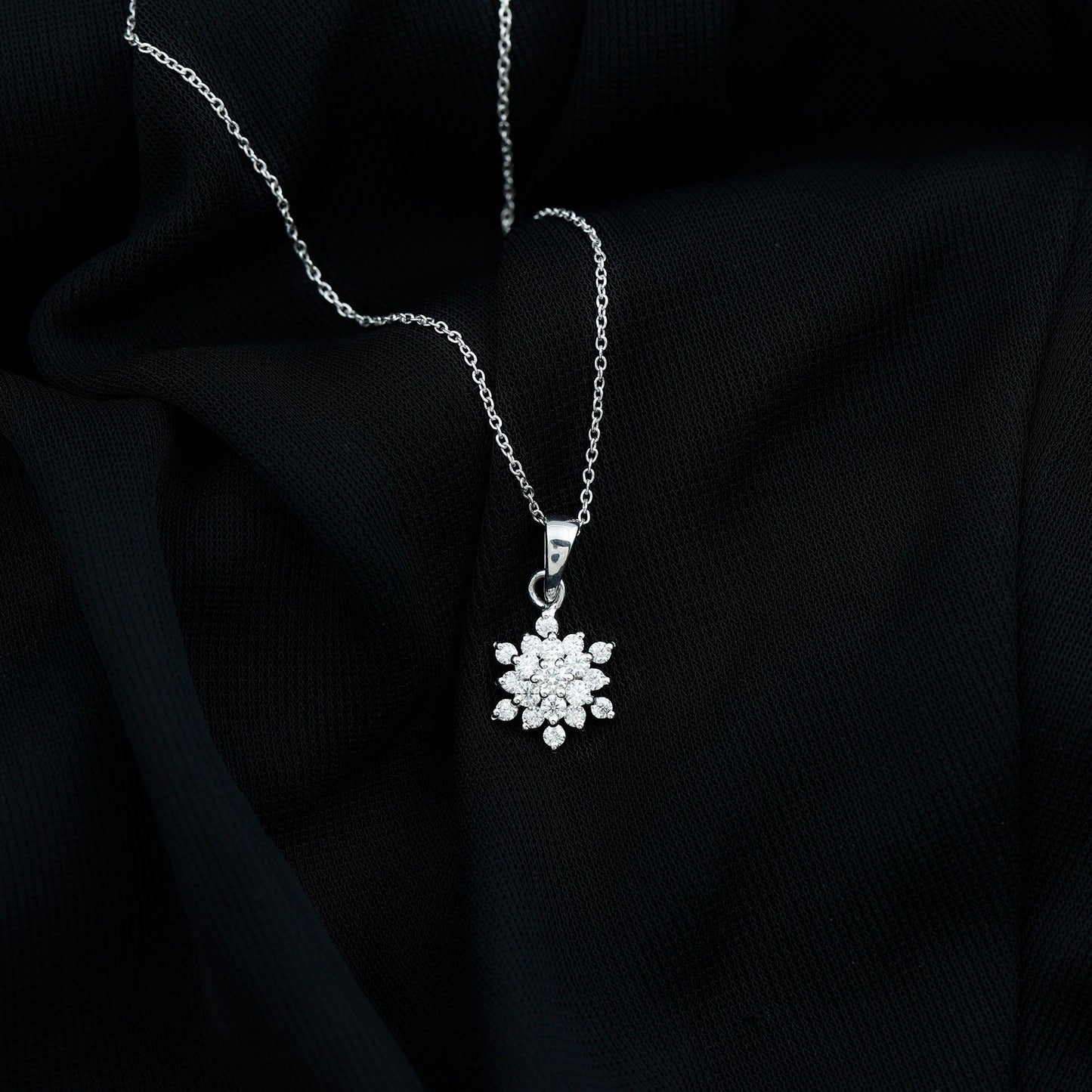 
                  
                    0.85 TCW Round Cut Moissanite Necklace With Snowflake Cluster Style
                  
                