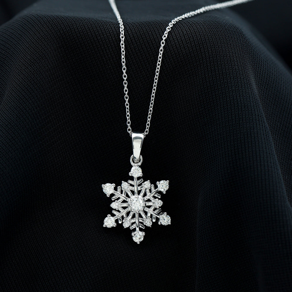 0.82 TCW Round Cut Moissanite Necklace With Classic Snowflake Style