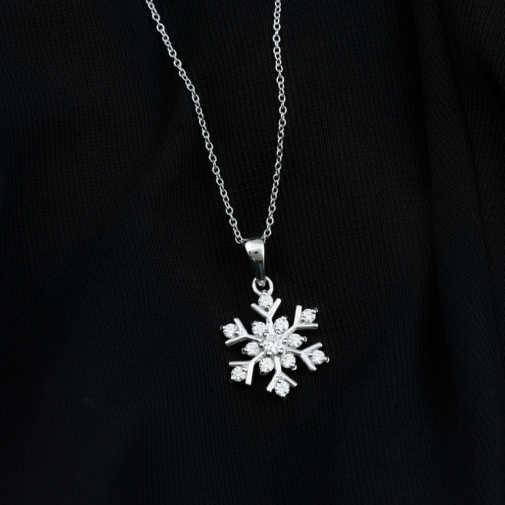 0.57 TCW Round Cut Moissanite Necklace With Snowflake Style