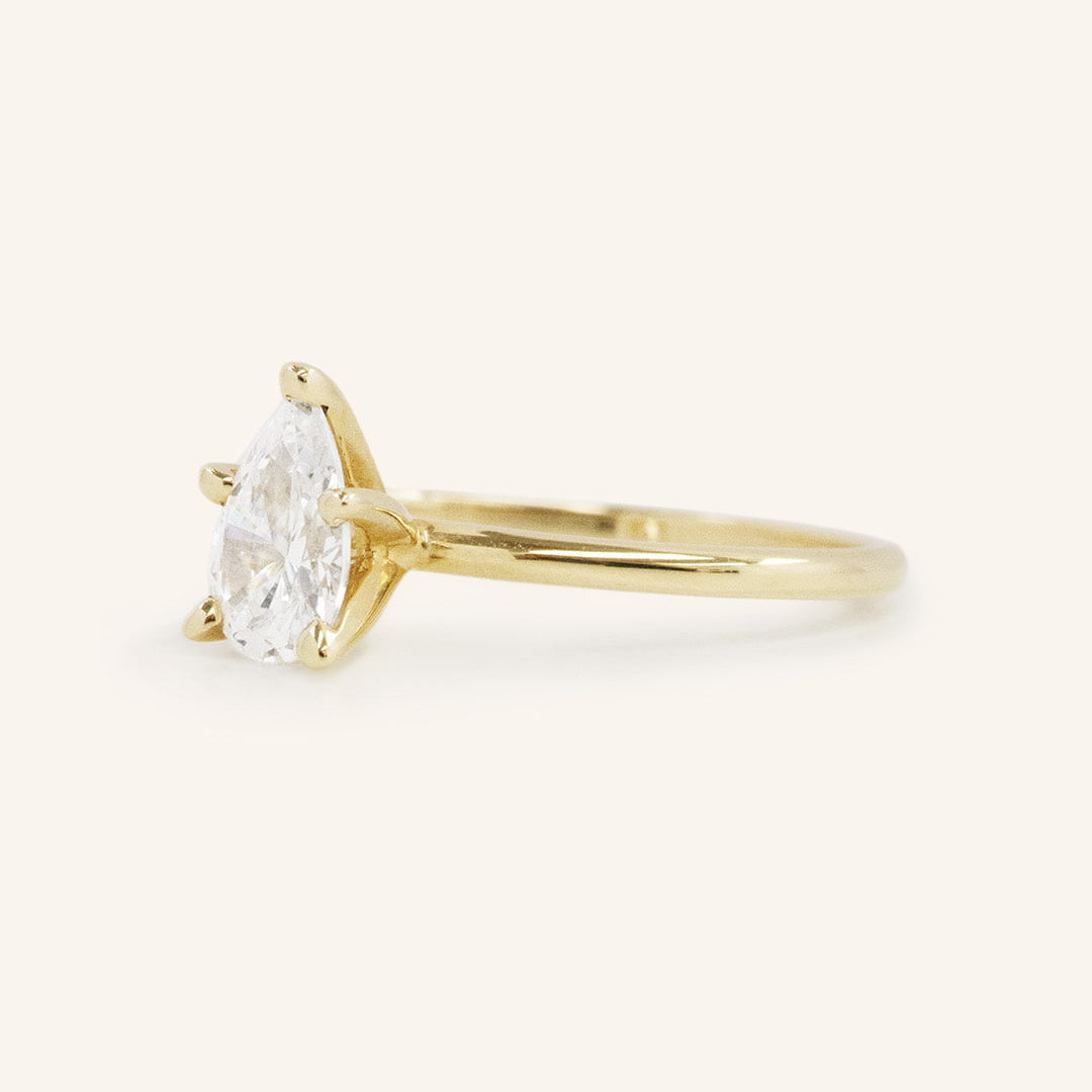 Stunning 1 CT Pear Moissanite Engagement Ring With Solitaire Design 2