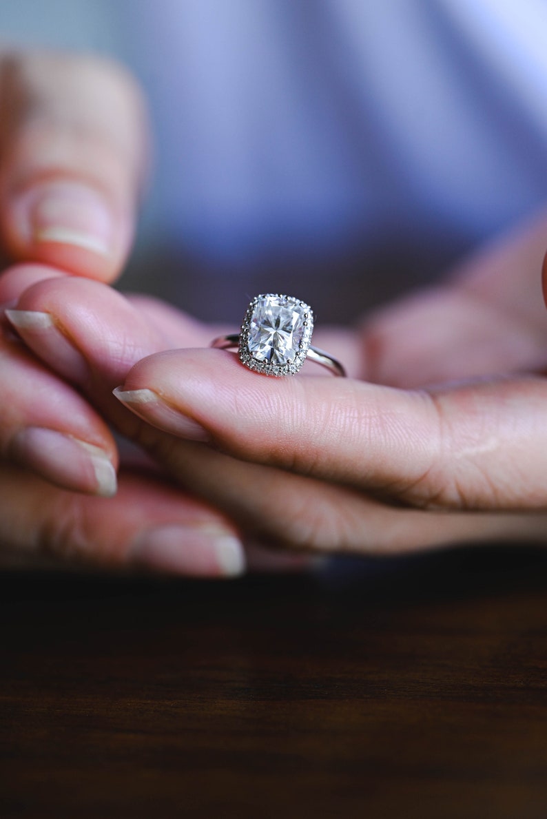 Stunning 1.0 - 2.0 CT Elongated Cushion Moissanite Engagement Ring With Halo Design 4