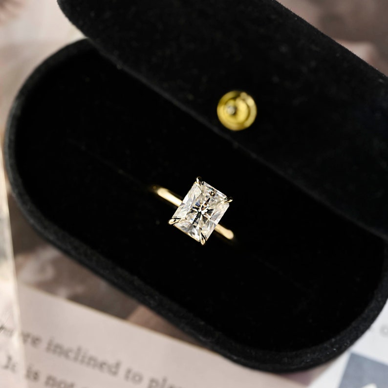 Stunning 3.0 CT Radiant Moissanite Engagement Ring with Solitaire Design 8