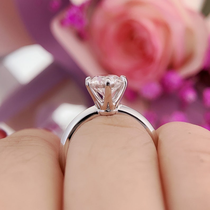 Stunning 1.50 CT Round Cut Moissanite Engagement Ring with Solitaire Design 7