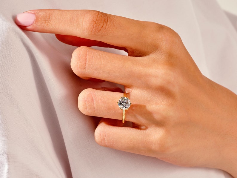 Stunning 1.0-2.0 CT Round Moissanite Engagement Ring with Solitaire Design 6