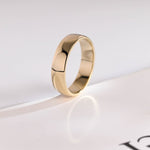 Delicate Men's Wedding Band in Solid Gold 3